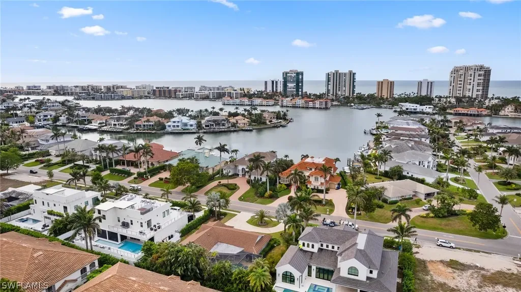 261 Colonade Circle Naples FL 34103