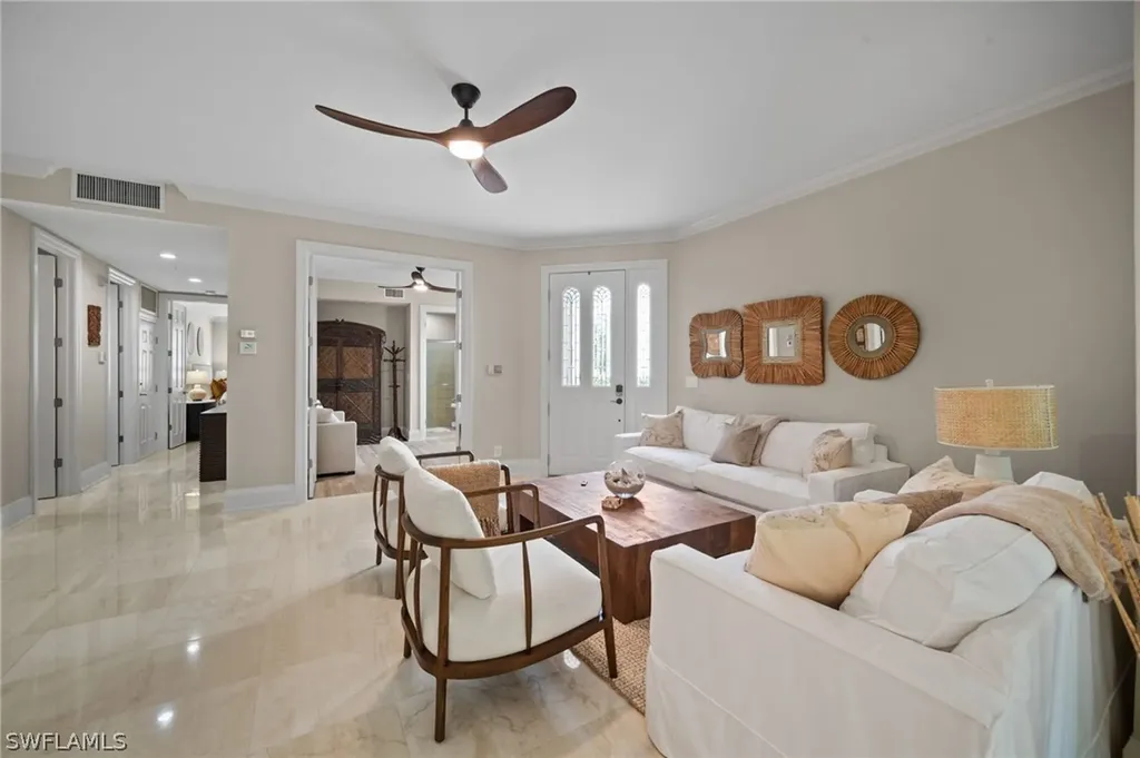 261 Colonade Circle Naples FL 34103
