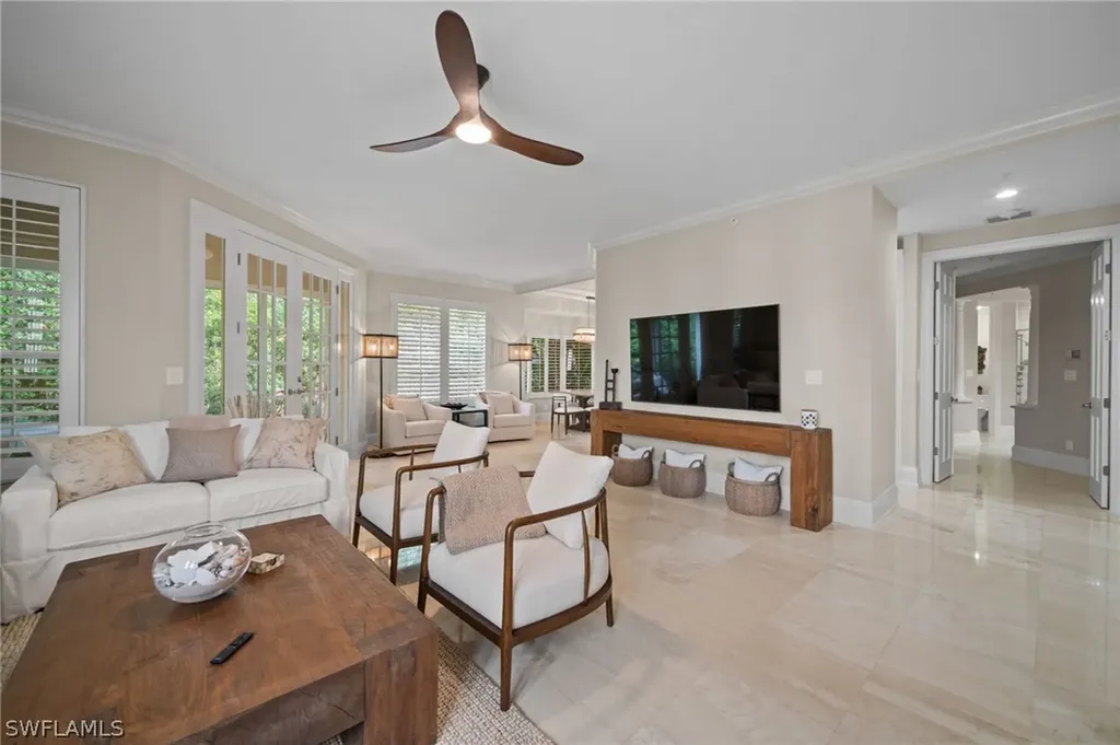 261 Colonade Circle Naples FL 34103