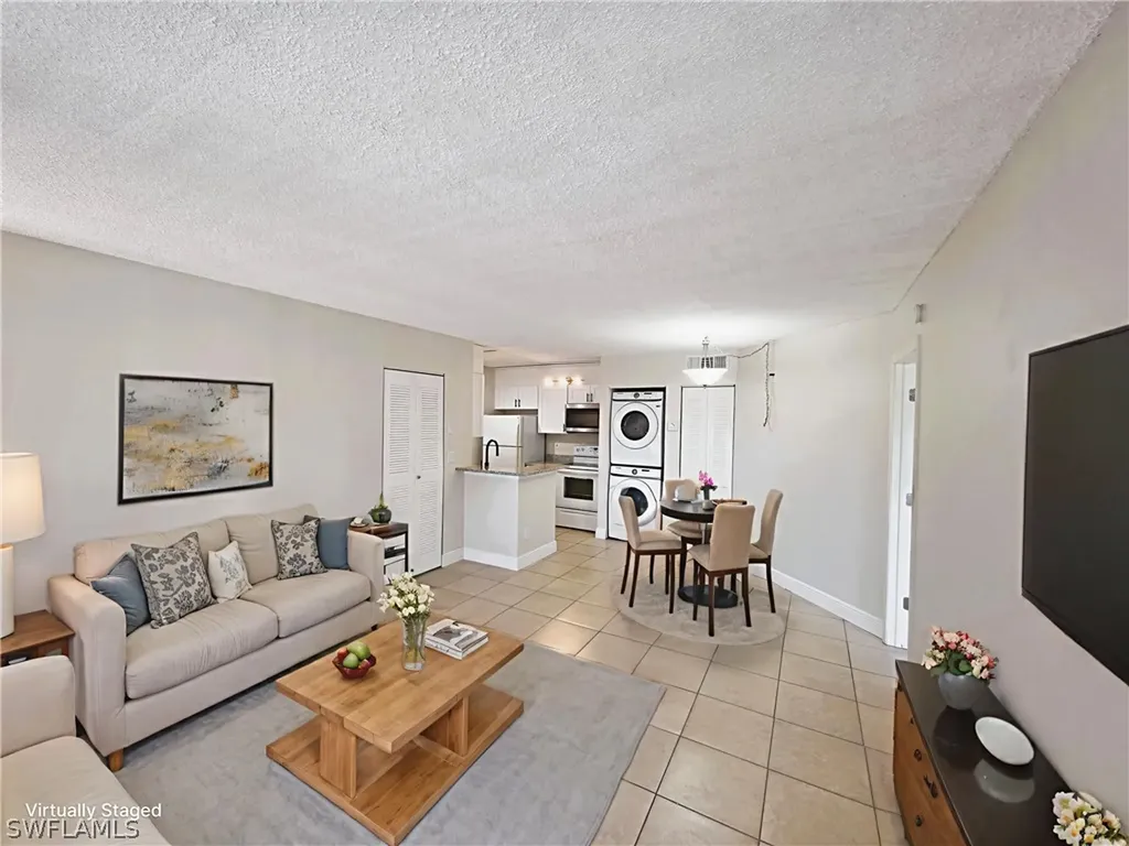 142 Santa Clara Drive Naples FL 34104