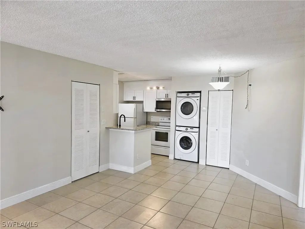 142 Santa Clara Drive Naples FL 34104