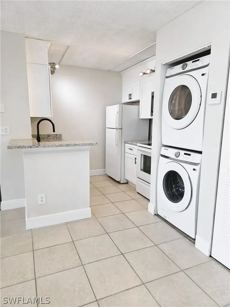 142 Santa Clara Drive Naples FL 34104