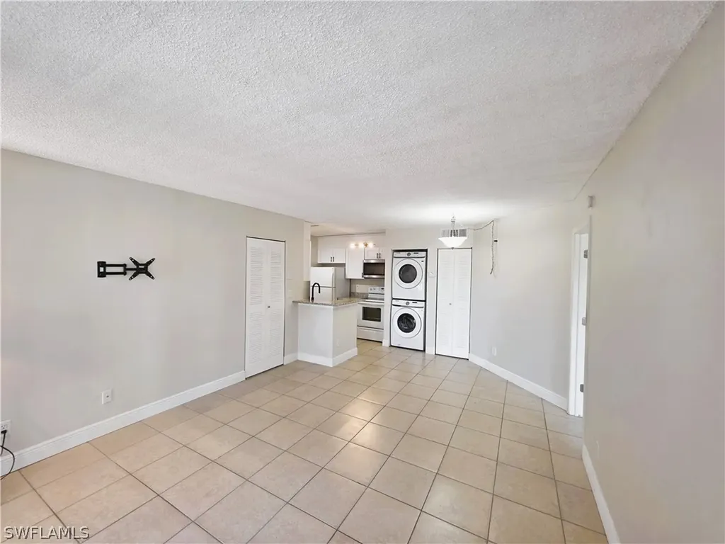 142 Santa Clara Drive Naples FL 34104