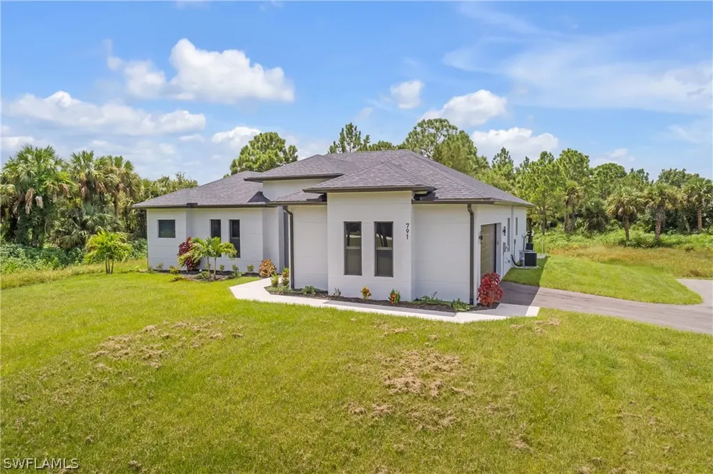 791 14th Street NE Naples FL 34120