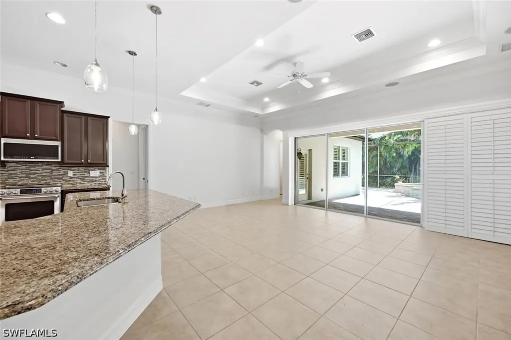 6853 Il Regalo Circle Naples FL 34109