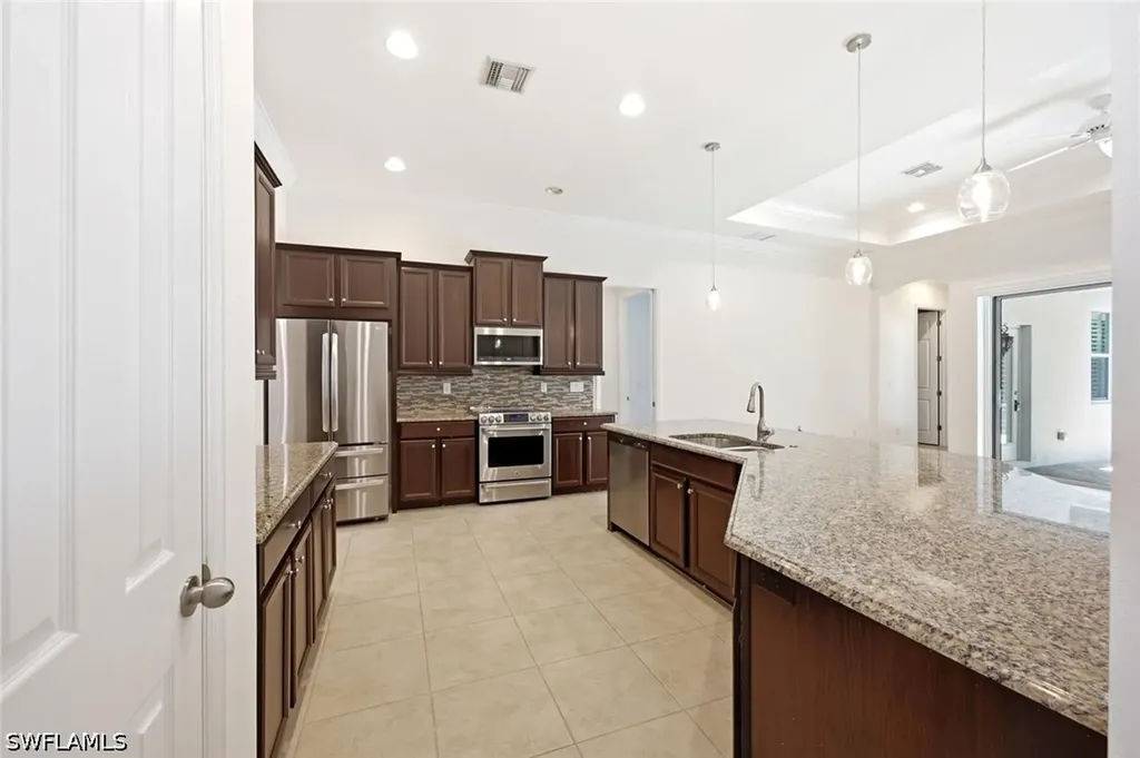 6853 Il Regalo Circle Naples FL 34109
