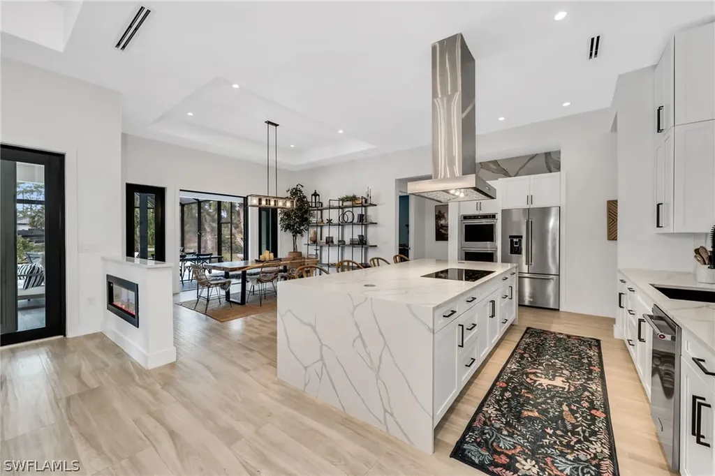 12 35th Avenue NW Naples FL 34120