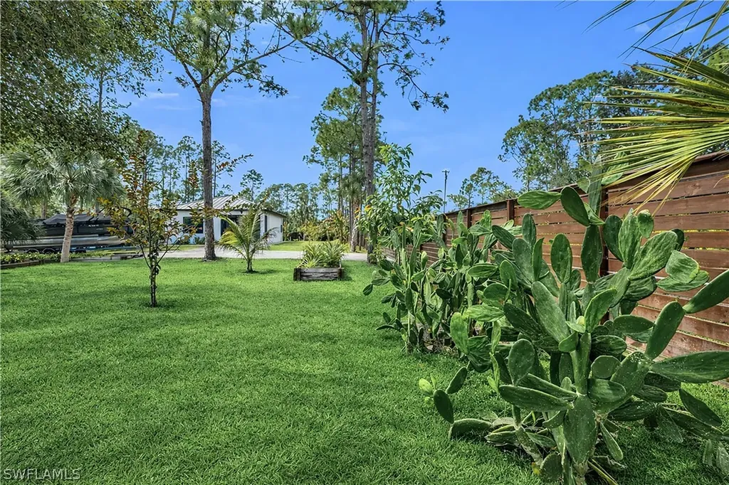 12 35th Avenue NW Naples FL 34120