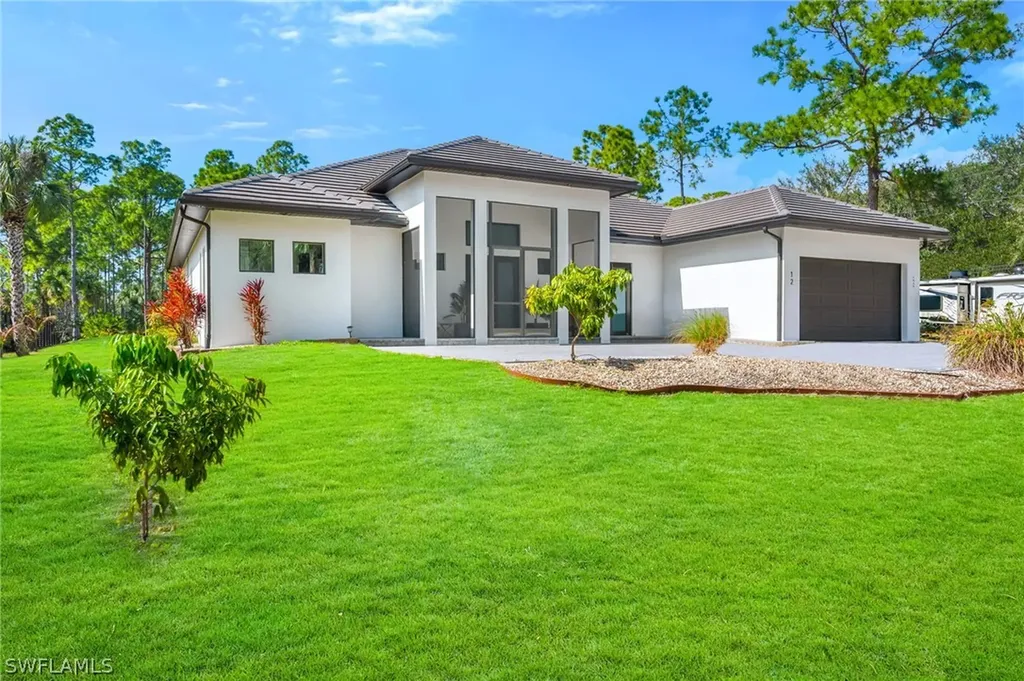 12 35th Avenue NW Naples FL 34120