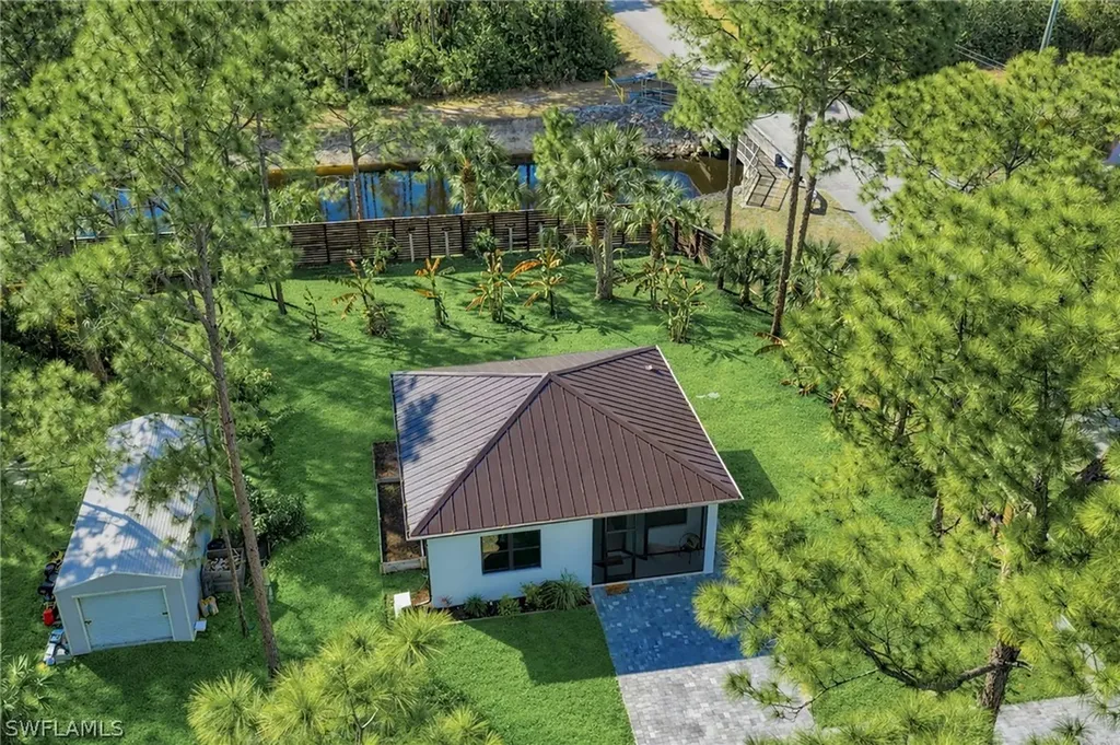 12 35th Avenue NW Naples FL 34120