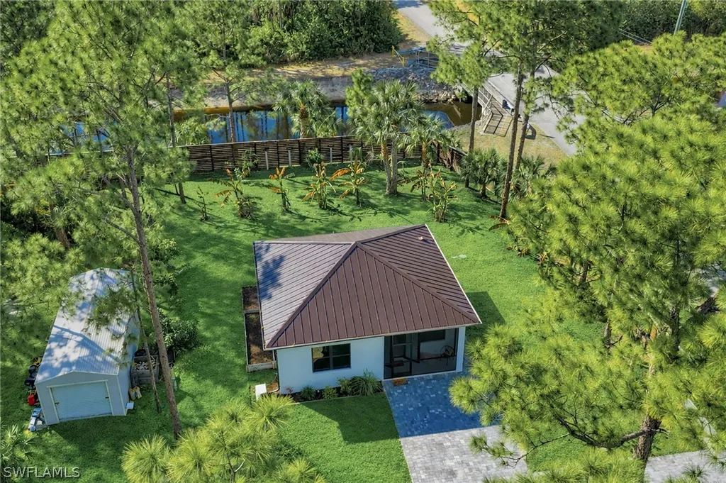 12 35th Avenue NW Naples FL 34120