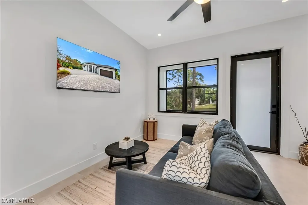 12 35th Avenue NW Naples FL 34120
