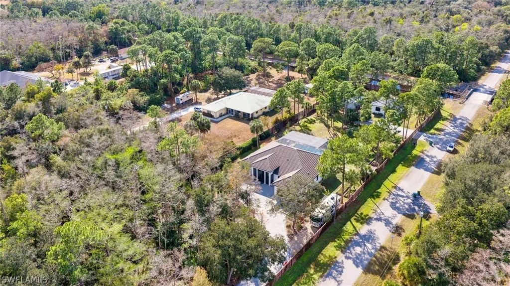 12 35th Avenue NW Naples FL 34120