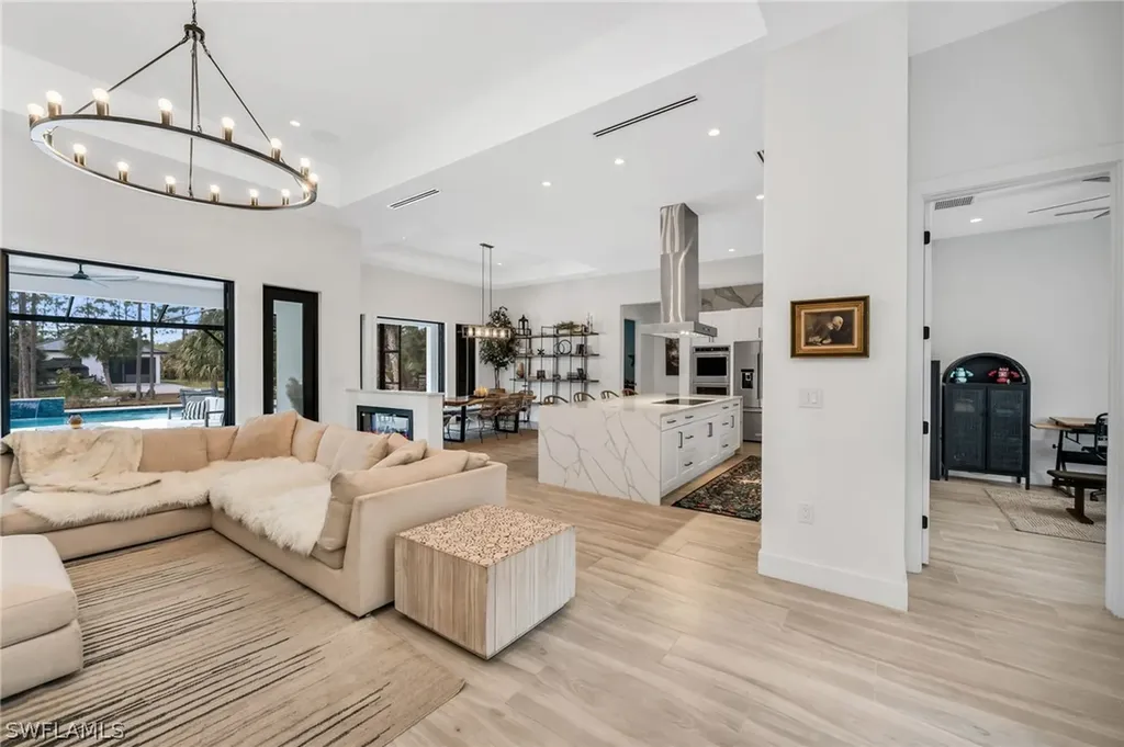 12 35th Avenue NW Naples FL 34120
