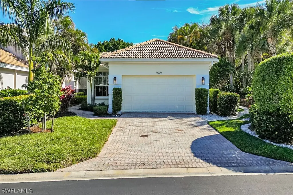 8599 Pepper Tree Way Naples FL 34114