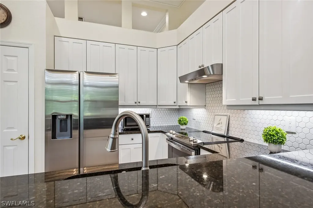 8599 Pepper Tree Way Naples FL 34114