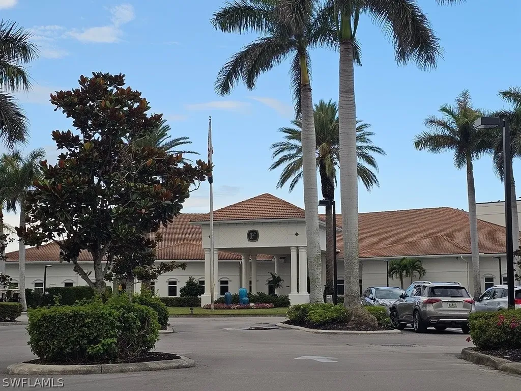 460 Fox Haven Drive Naples FL 34104