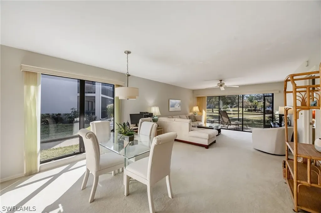 Naples FL, 1208 Commonwealth Circle, Unit J101