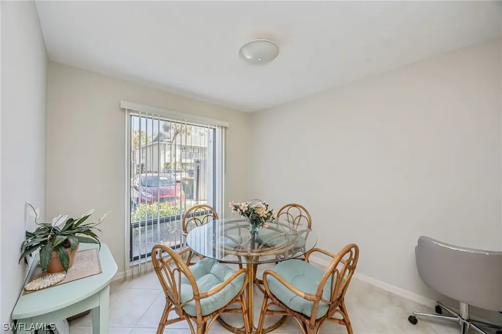 1208 Commonwealth Circle Naples FL 34116