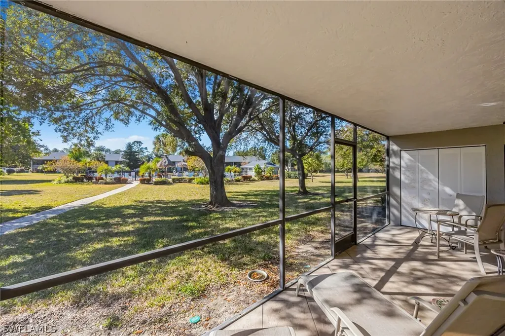 1208 Commonwealth Circle Naples FL 34116