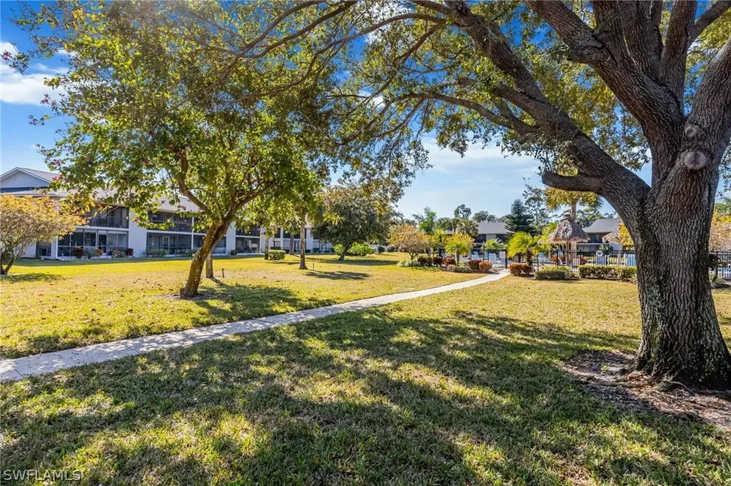 1208 Commonwealth Circle Naples FL 34116