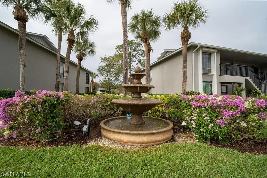 1208 Commonwealth Circle Naples FL 34116