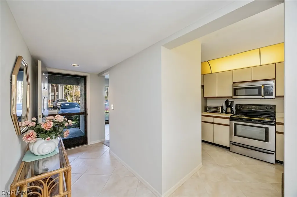 1208 Commonwealth Circle Naples FL 34116