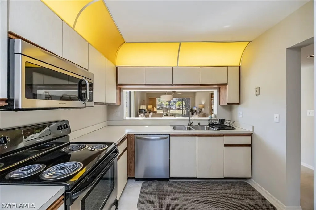 1208 Commonwealth Circle Naples FL 34116