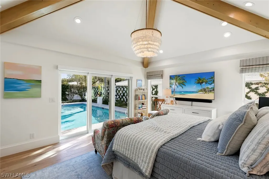 831 Rue Deville Naples FL 34108