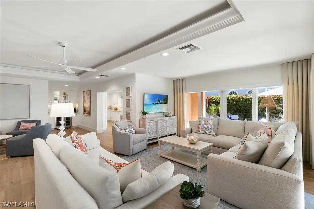 831 Rue Deville Naples FL 34108