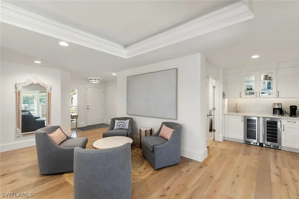 831 Rue Deville Naples FL 34108