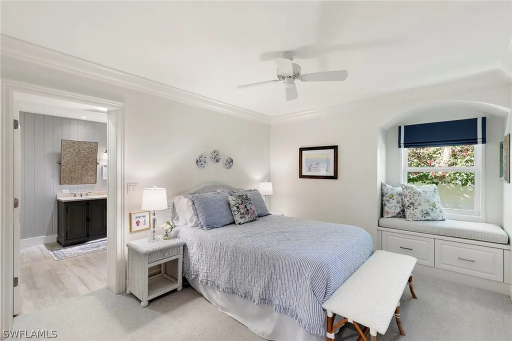 831 Rue Deville Naples FL 34108