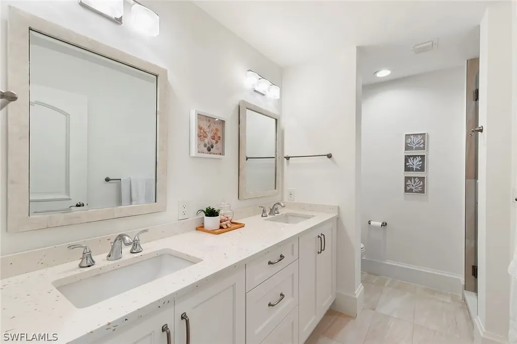 831 Rue Deville Naples FL 34108