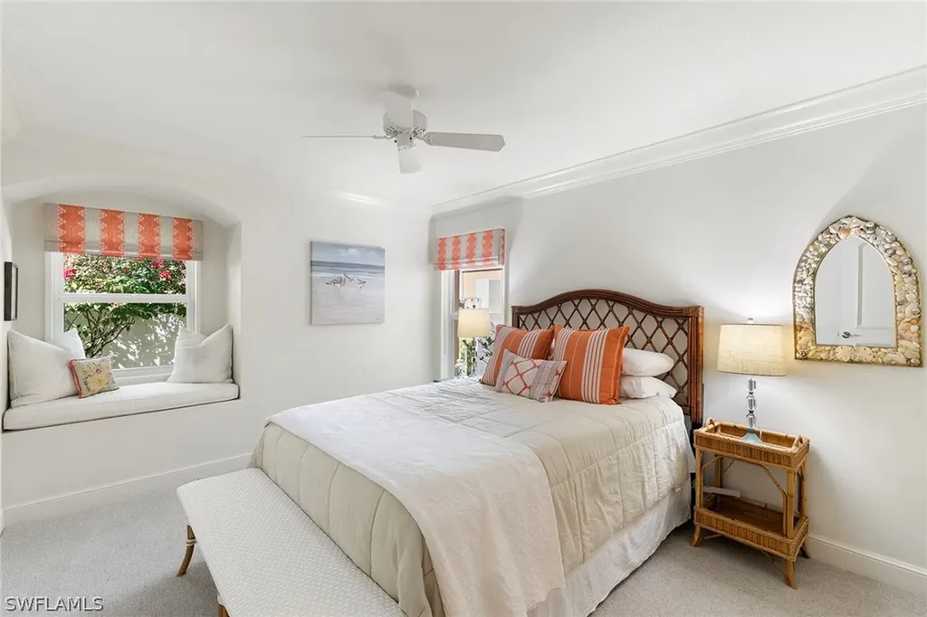 831 Rue Deville Naples FL 34108