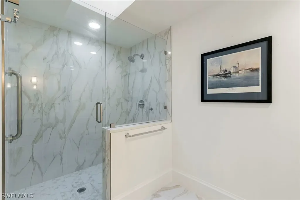 831 Rue Deville Naples FL 34108
