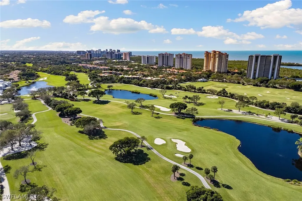 831 Rue Deville Naples FL 34108
