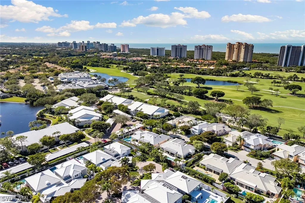 831 Rue Deville Naples FL 34108