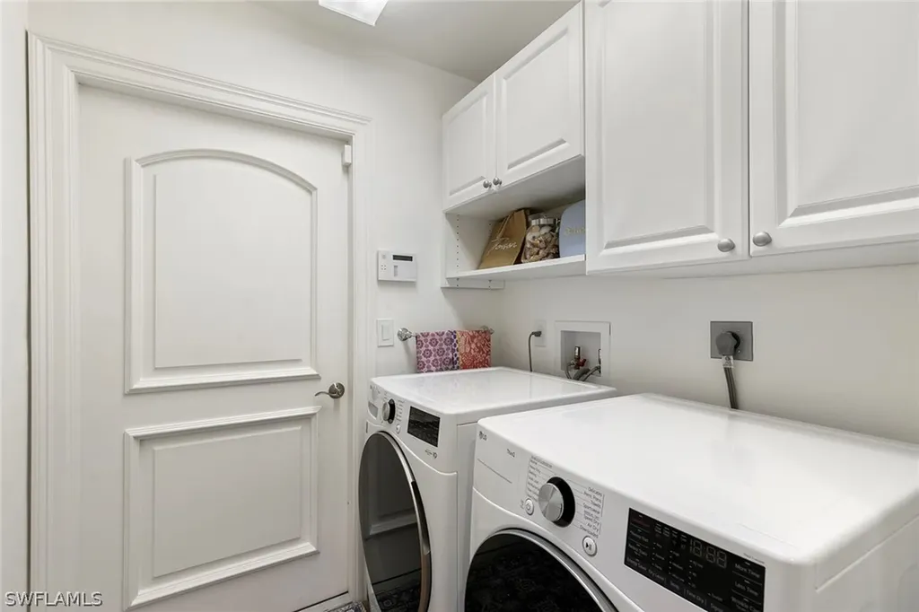 831 Rue Deville Naples FL 34108