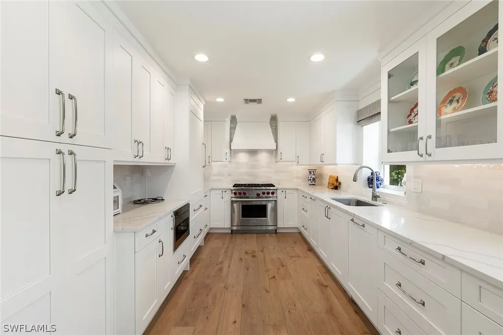 831 Rue Deville Naples FL 34108