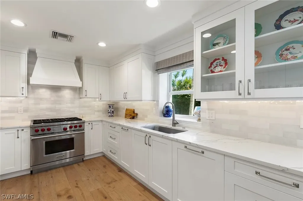 831 Rue Deville Naples FL 34108