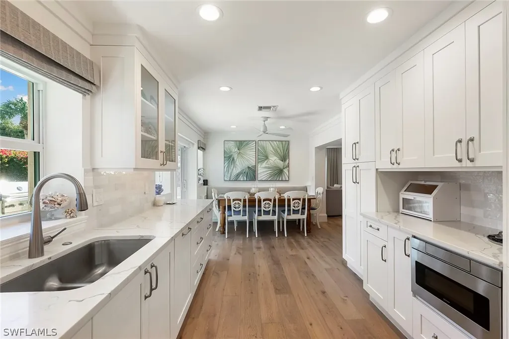 831 Rue Deville Naples FL 34108