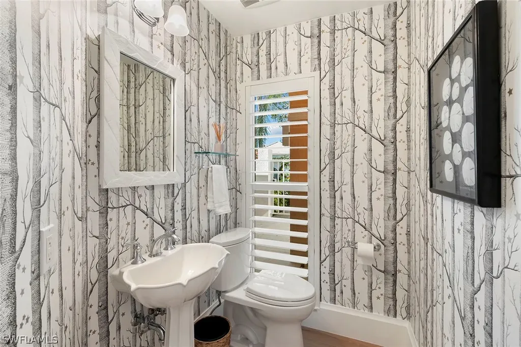 831 Rue Deville Naples FL 34108