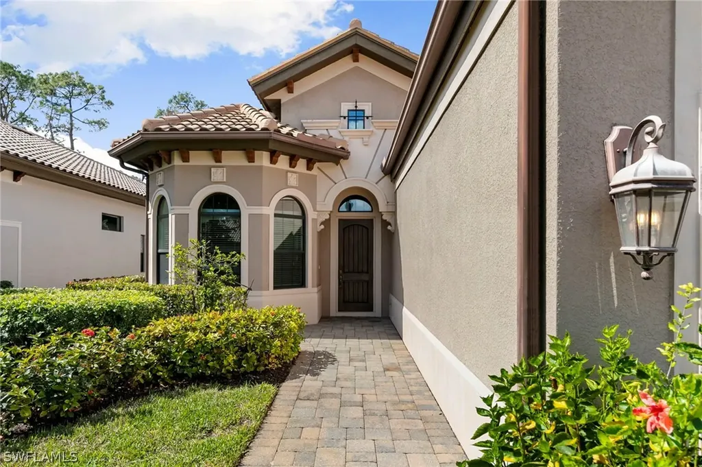 7347 Lantana Circle Naples FL 34119