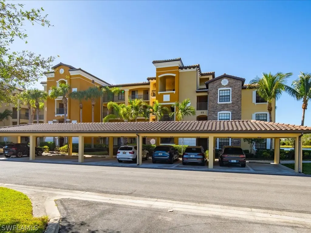 Naples FL, 9719 Acqua Court, Unit 218