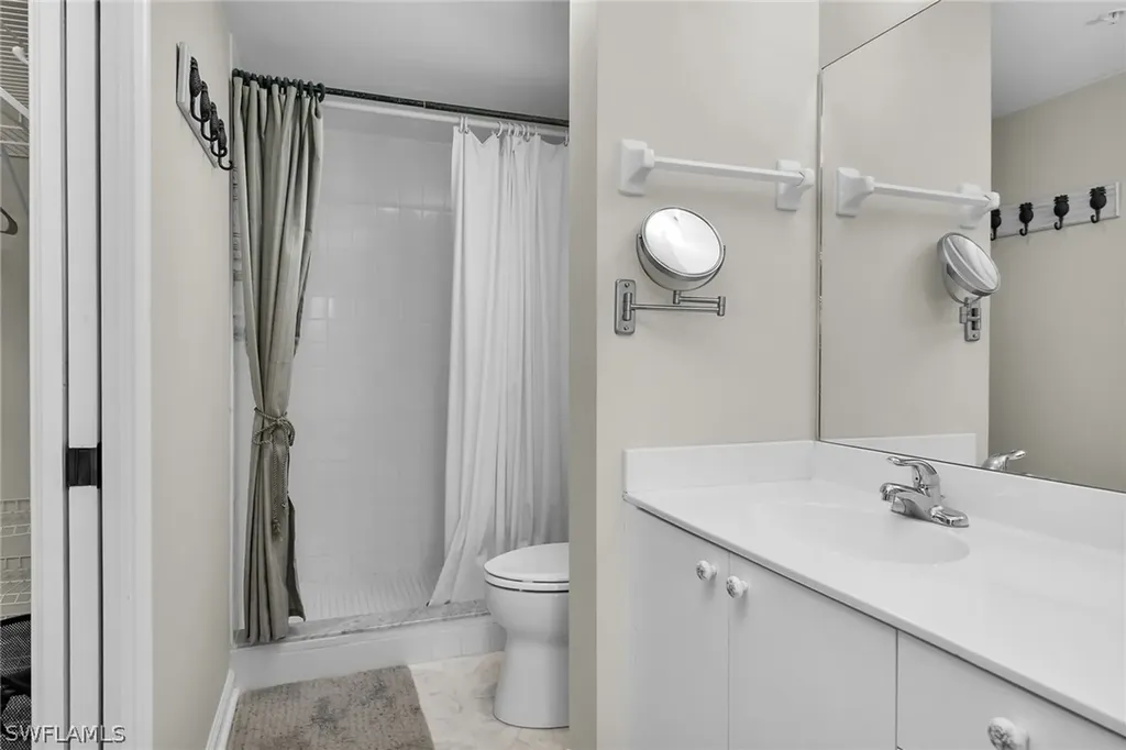 1001 Eastham Way Naples FL 34104