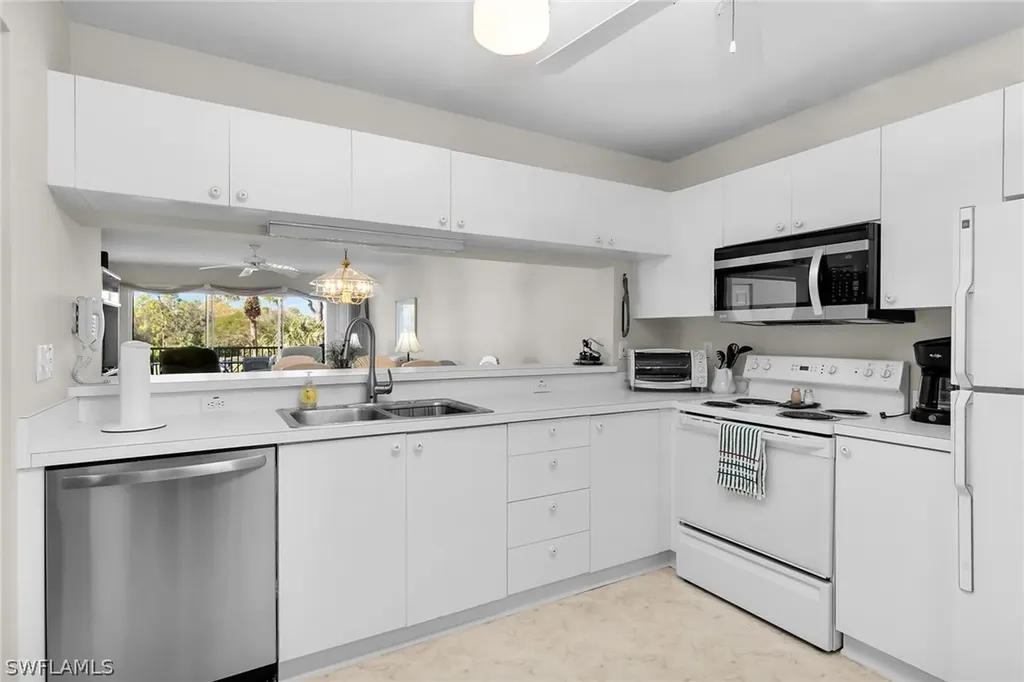 1001 Eastham Way Naples FL 34104