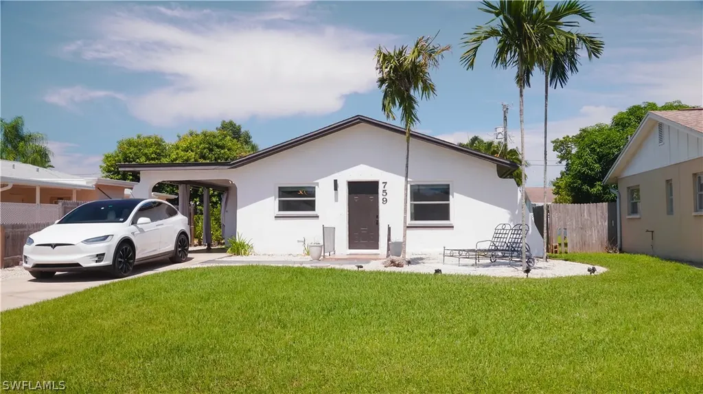 759 100th Avenue N Naples FL 34108