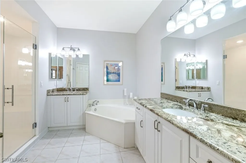 2033 Crestview Way Naples FL 34119