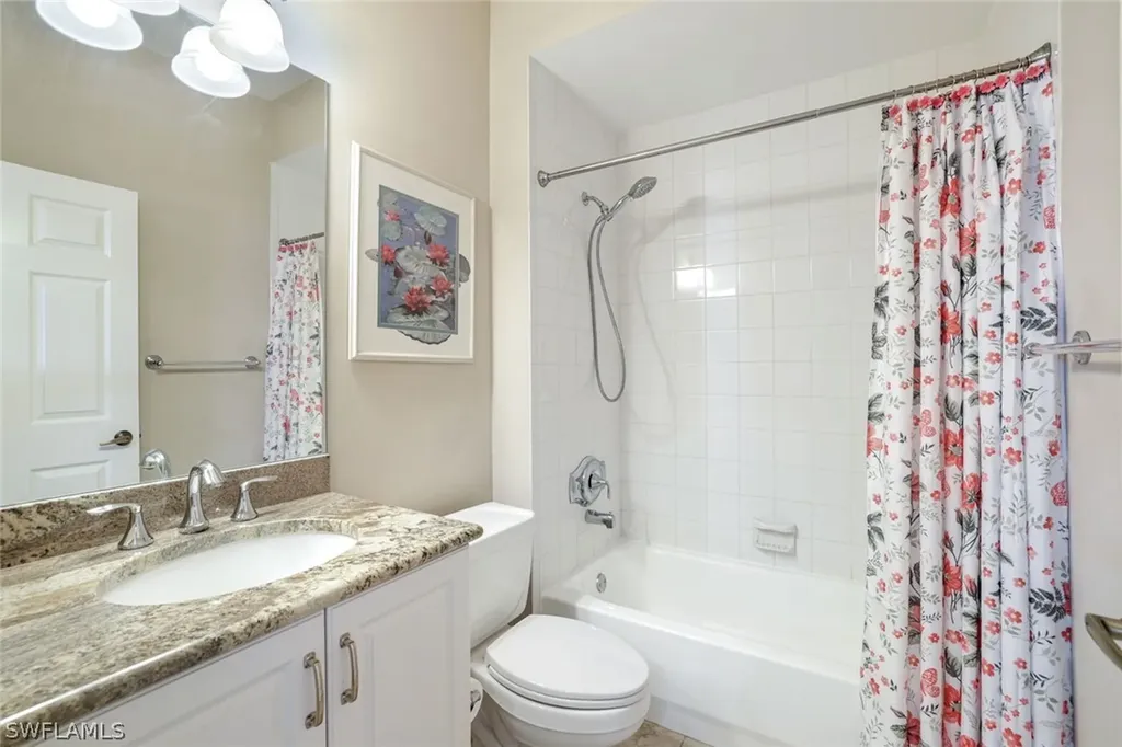 2033 Crestview Way Naples FL 34119