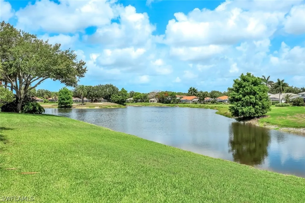 2033 Crestview Way Naples FL 34119